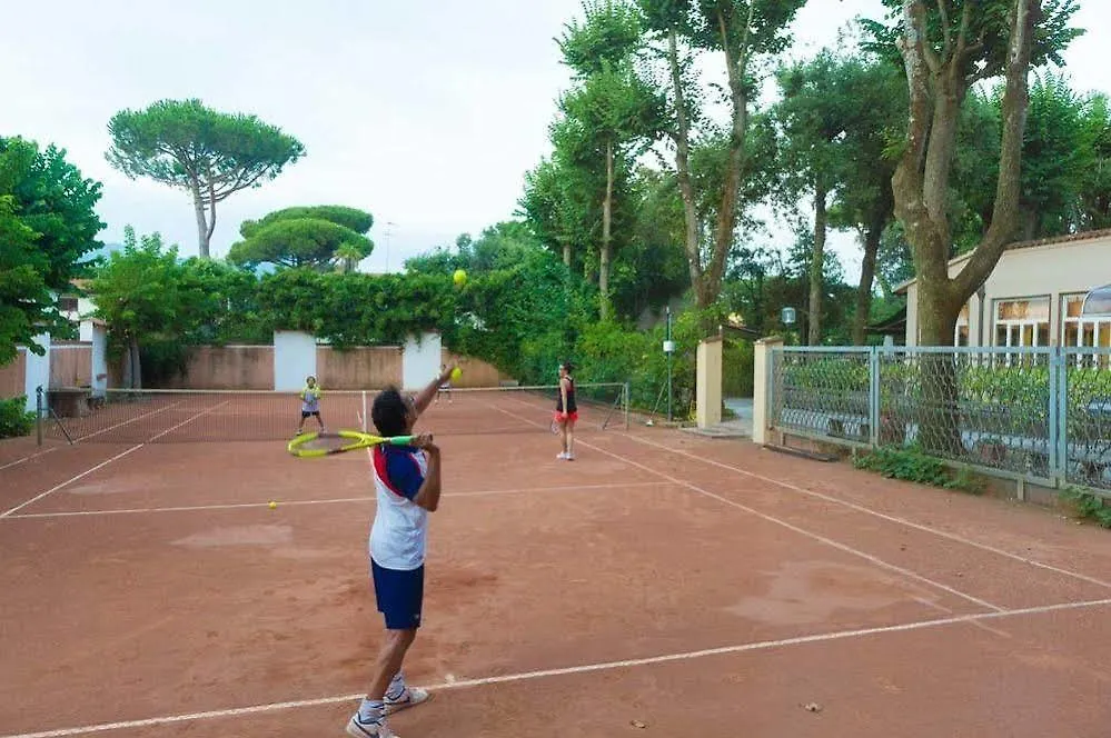 Albergo Battelli (Adults Only) Marina di Pietrasanta 3*,  Italy