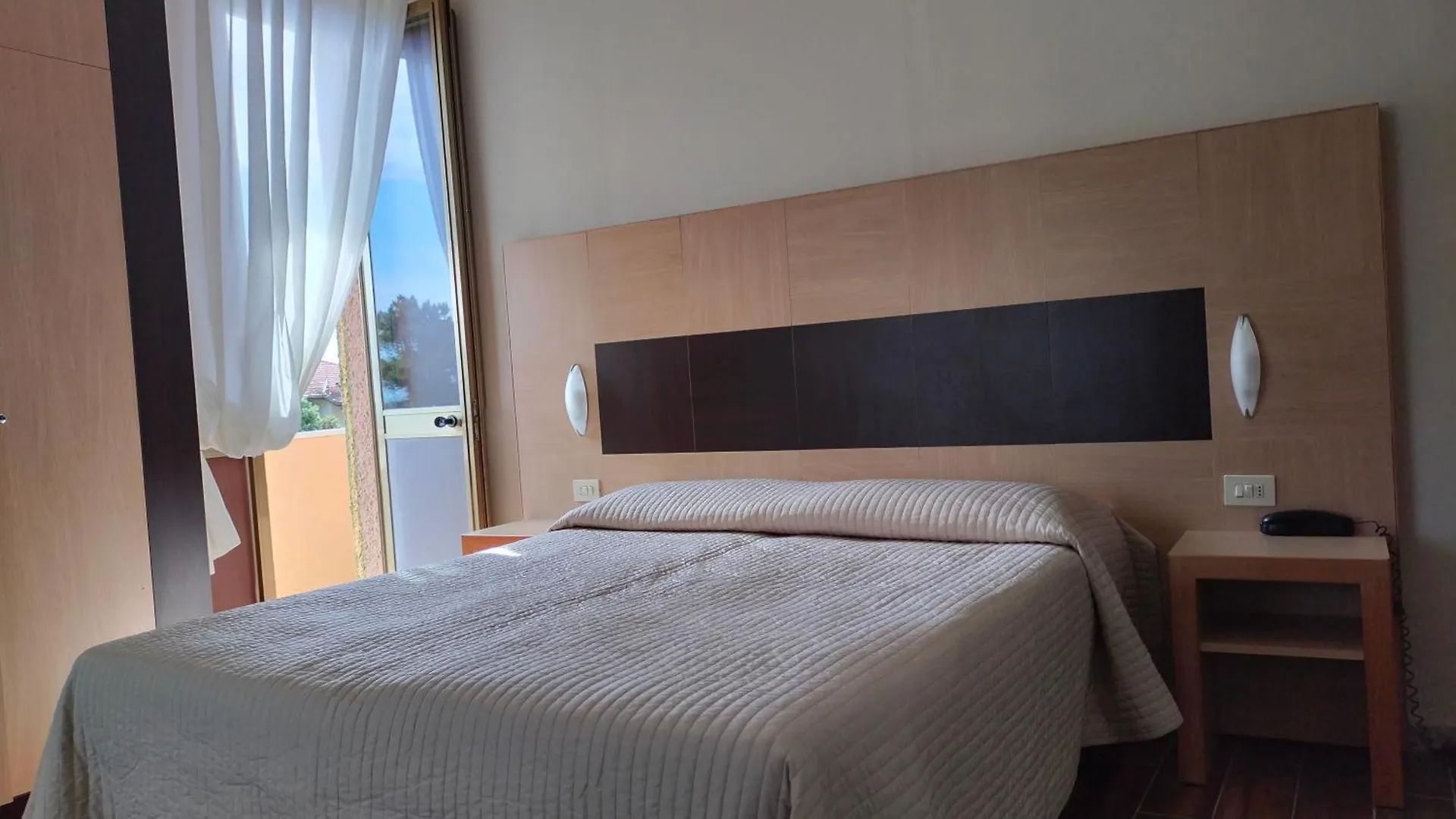 Albergo Battelli (Adults Only) Marina di Pietrasanta 3*,  Italy